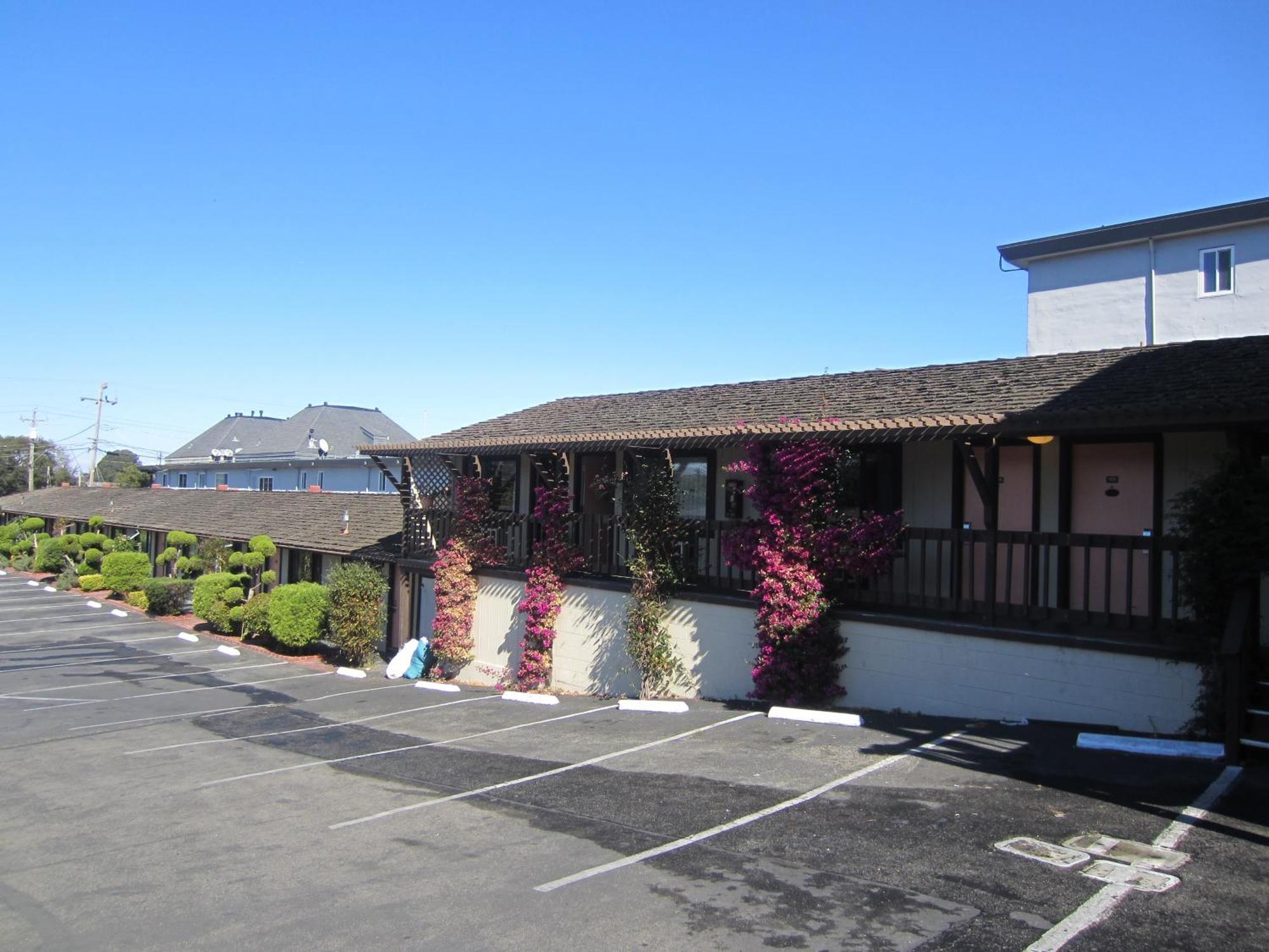 Monterey Fairgrounds Inn Exterior foto
